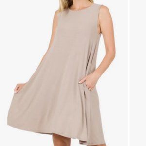 Sage green Sleeveless flared dress with pockets Color sage